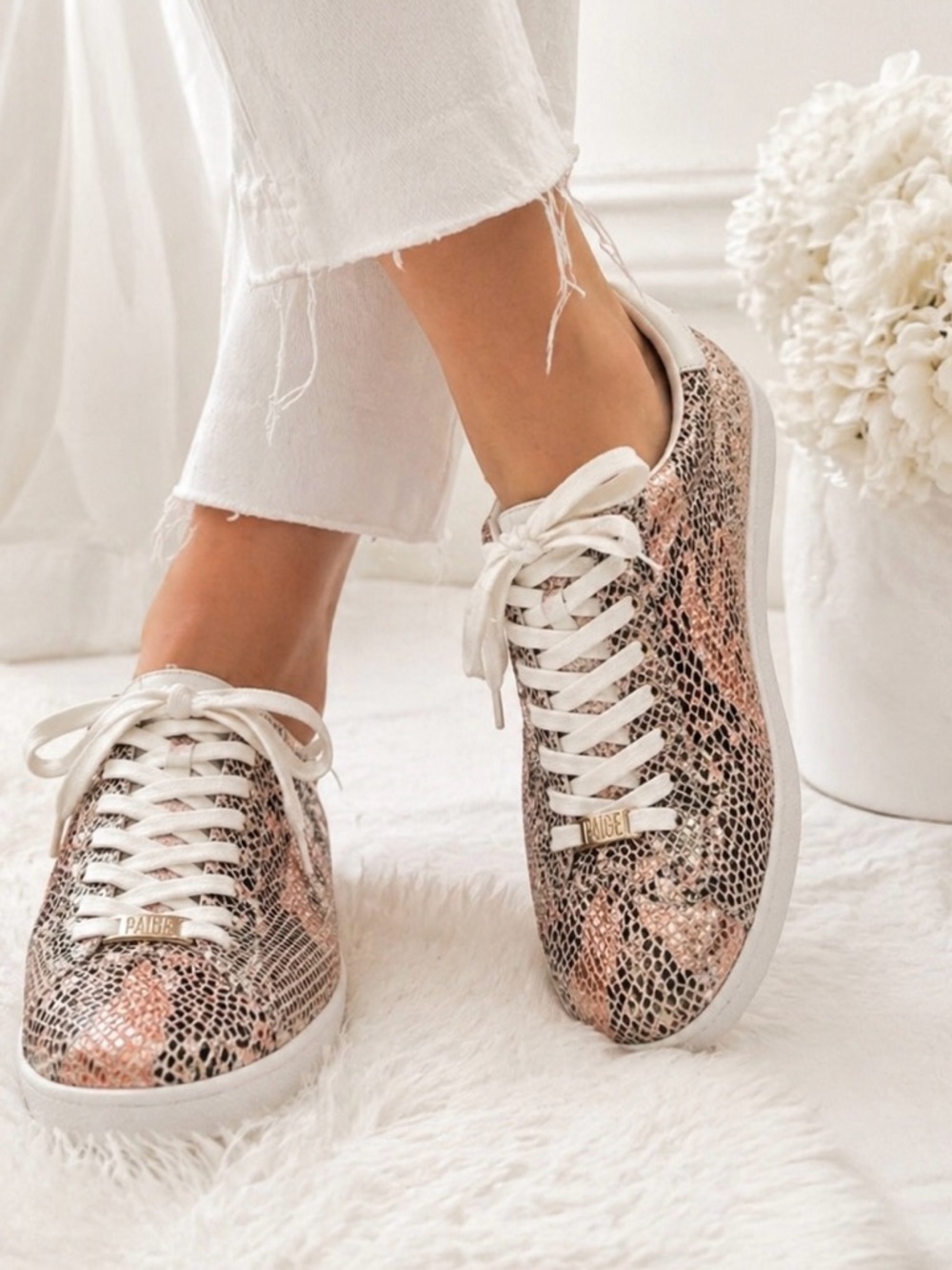 Paige Amy snakeskin sneaker leather in metallic pink - Size 8